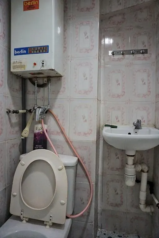 Loi Loi Guest House Hong Kong
