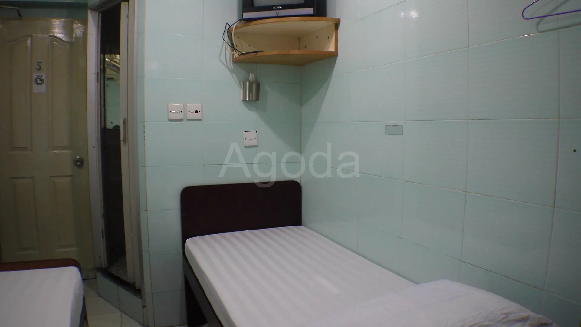 Loi Loi Guest House Hong Kong